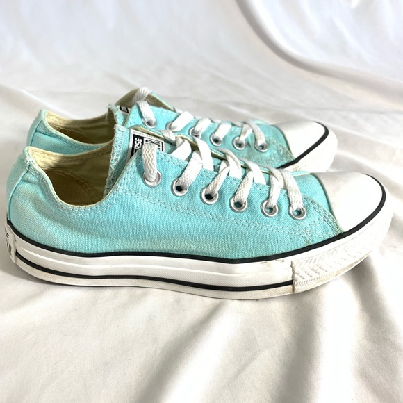 Converse Shoes - HOT HOT COLOR! CONVERSE WOMENS 7 MENS 5